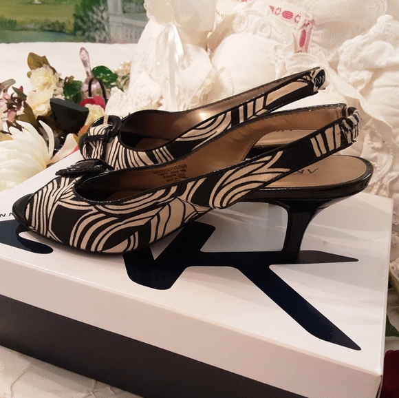 NEW, NEVER WORN, ANNE KLEIN MA OBSERVER BR OPEN TOE SLING HEELS SIZE 6 - Picture 4 of 16